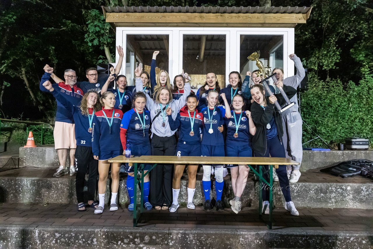 Bild 105 - Loewinnen Cup